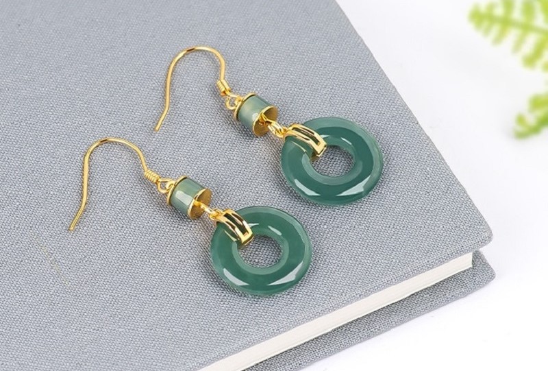 Bông tai ngọc phỉ thúy dạng vòng tròn