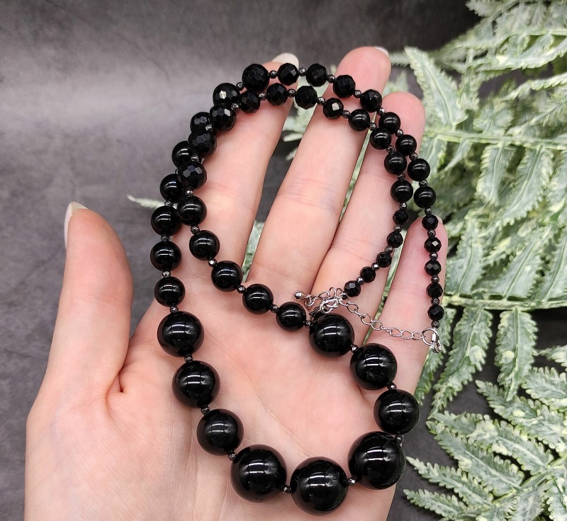 Chia sẻ cách chọn và dùng ngọc đen hiệu quả cho người mệnh thủy