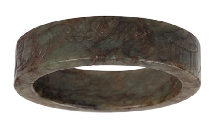 Ngọc trong văn hoá cung đình thể hiện cho quyền lực, giàu có, đức hạnh, trí tuệ