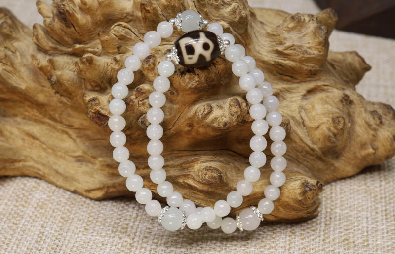 Vòng ngọc vừa giúp bạn tăng thẩm mỹ và hỗ trợ giảm lo âu