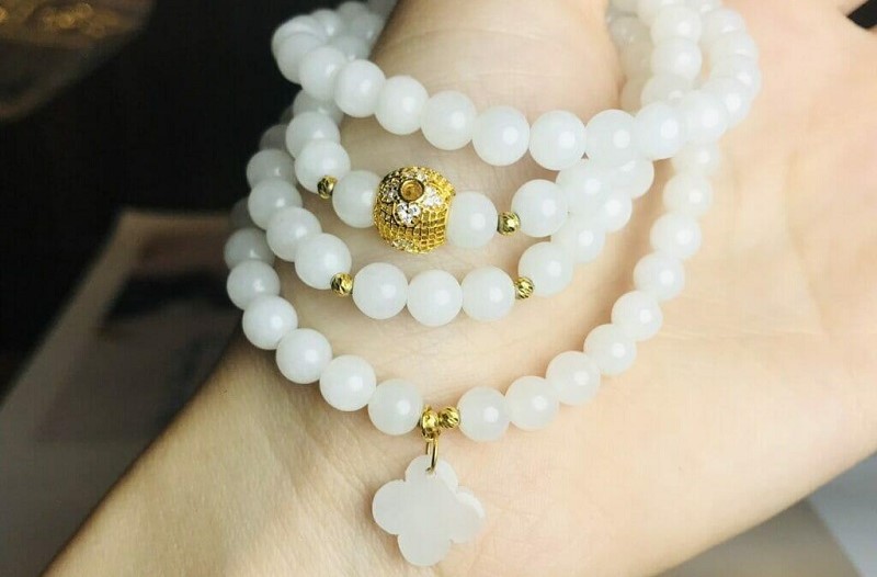 Vòng tay bạch ngọc giúp ngủ không bị giật mình