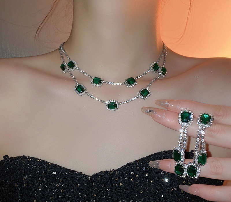 Trang sức ngọc kiểu layering